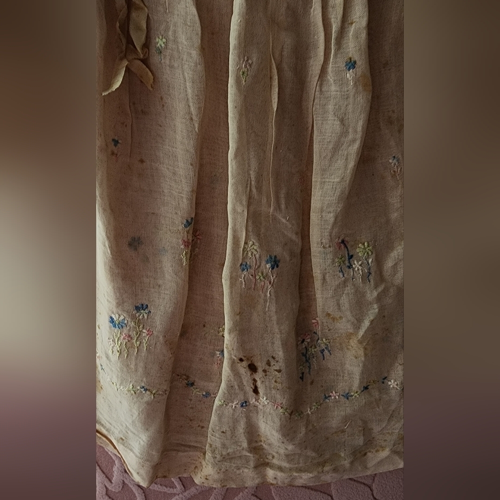 Antique/Vintage Hand Made Baby Dress - Picture 4 of 7